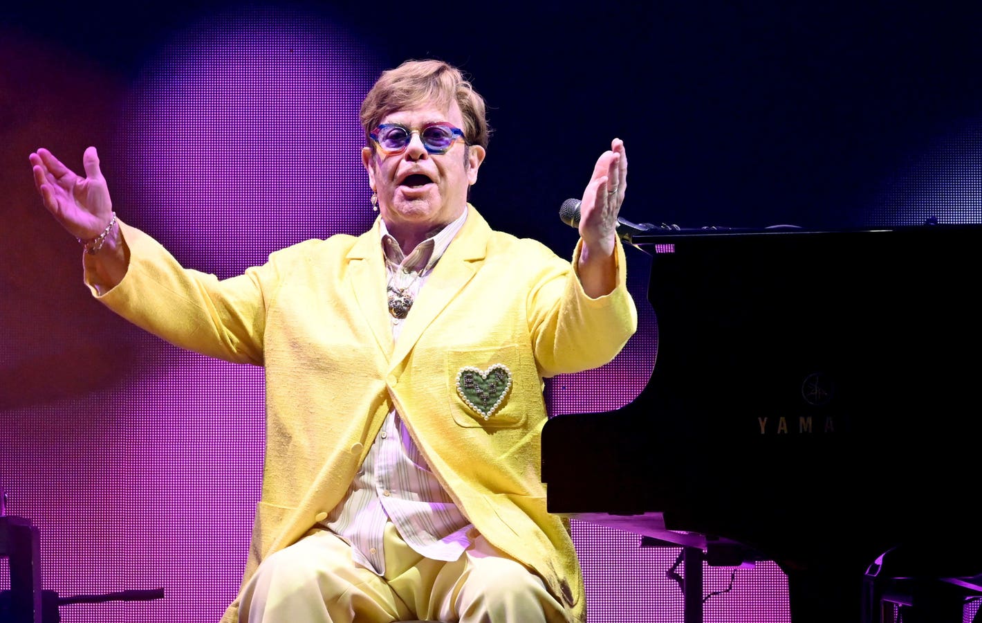 Elton John Helps City Of Hope Raise More Than $7 Million At L.A. Gala