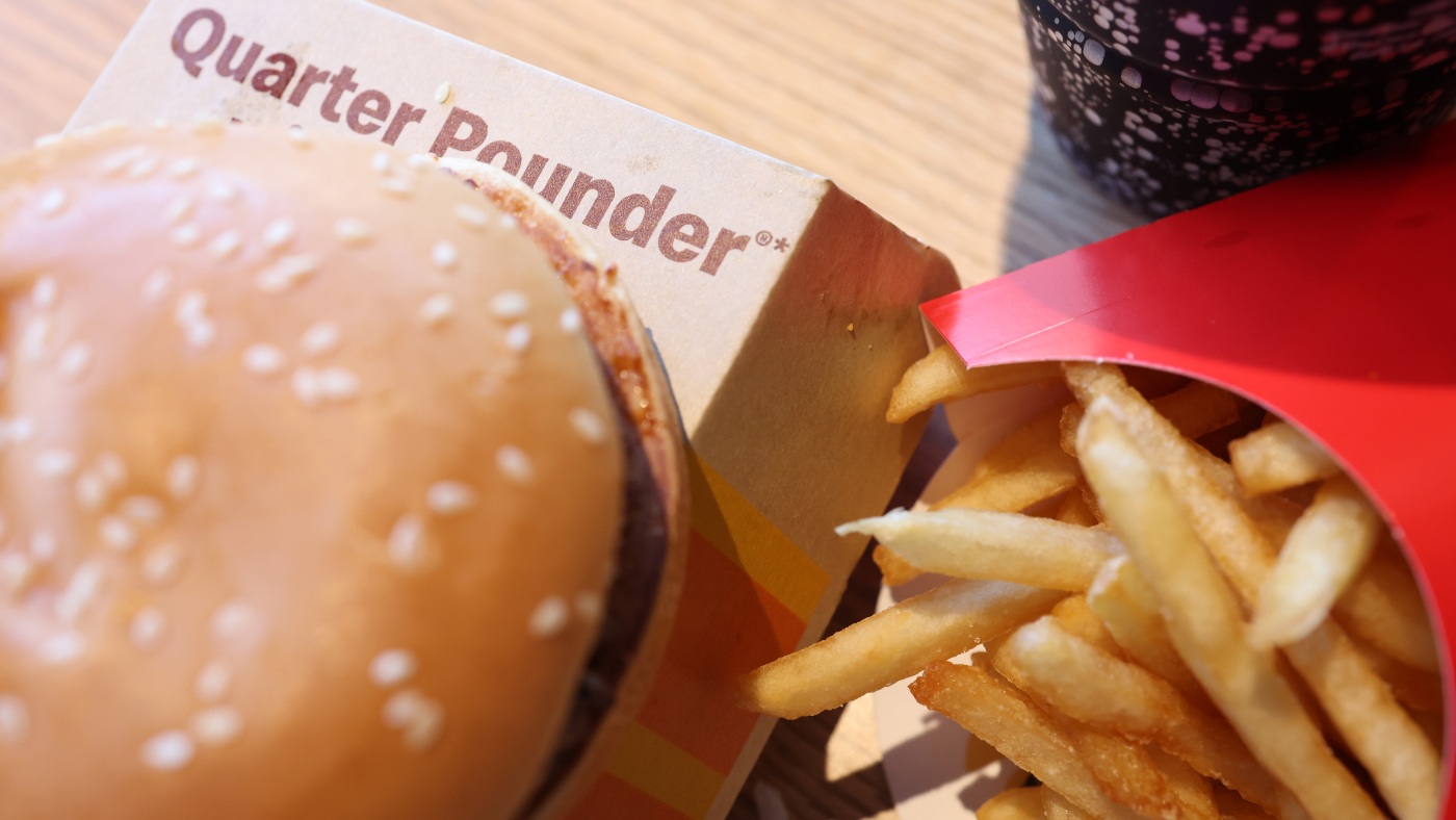 McDonald's will begin selling its Quarter Pounders again amid E. coli outbreak : NPR