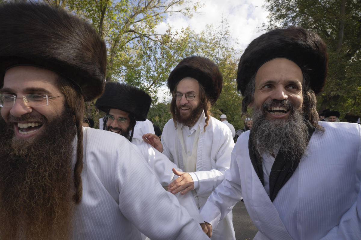 Thousands of Jewish pilgrims come to Ukraine for Rosh Hashana despite official warnings