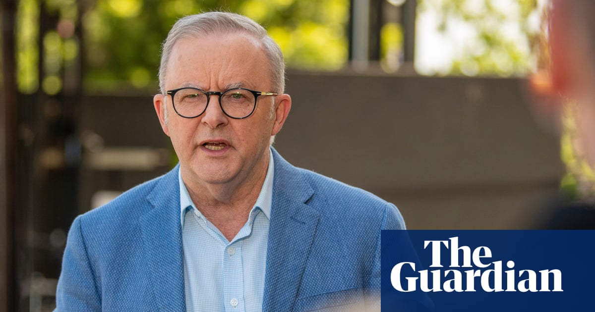 Anthony Albanese refuses to answer questions on Qantas flight upgrade phone calls to Alan Joyce | Anthony Albanese