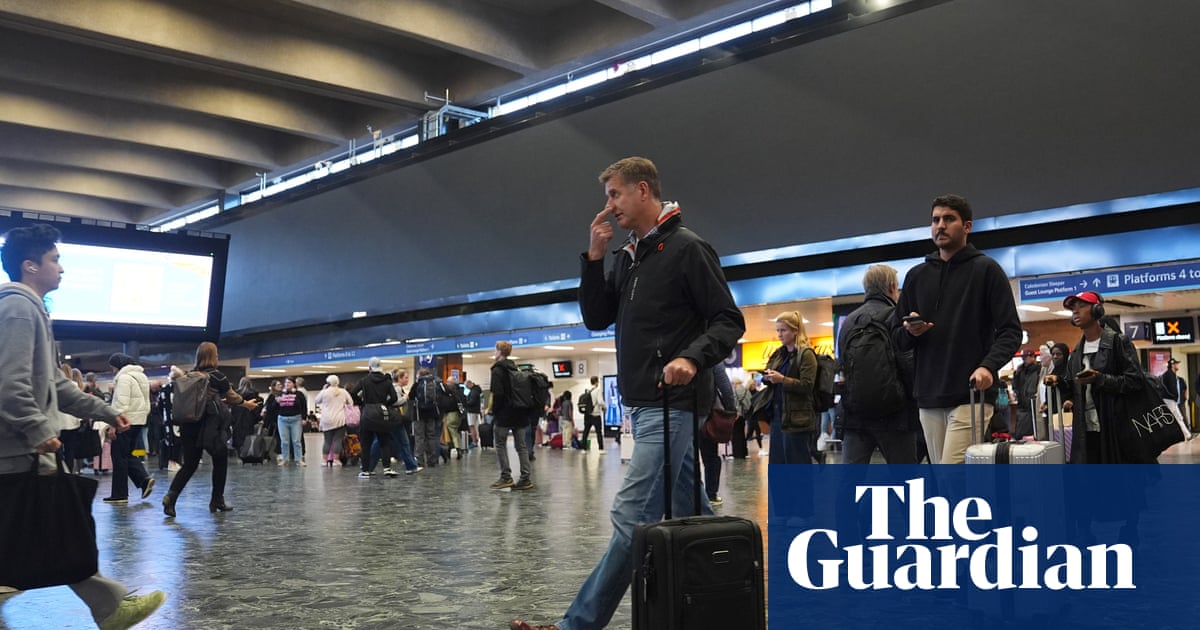 Euston rail passengers to be allowed to board trains early to ease overcrowding | Rail transport