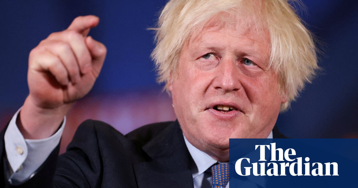 Boris Johnson hits out at ‘greedy’ Keir Starmer over freebies | Boris Johnson