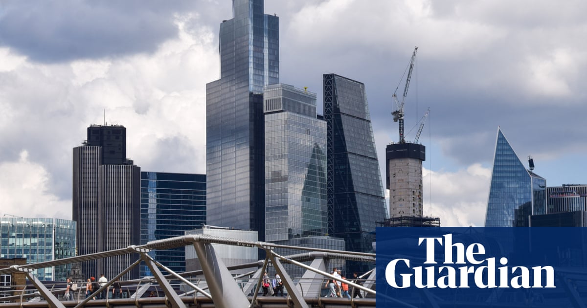 UK economy returns to growth in boost to Rachel Reeves before budget | Economic growth (GDP)