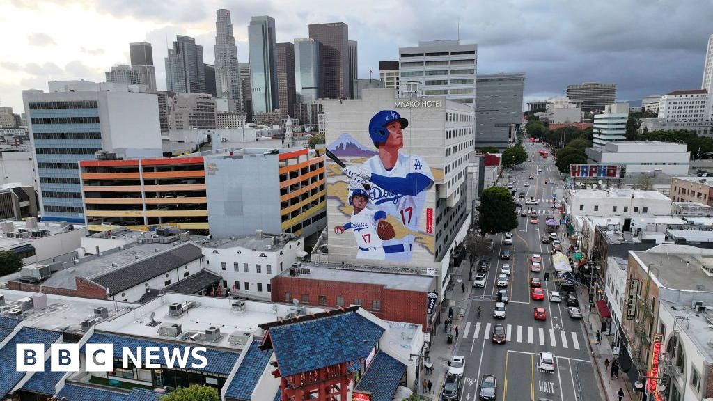 Dodgers' Shohei Ohtani fans take over Los Angeles