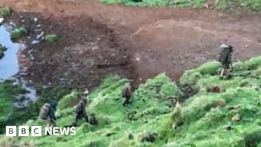 New Zealand fugitive father seen with children in wilderness for first time in years