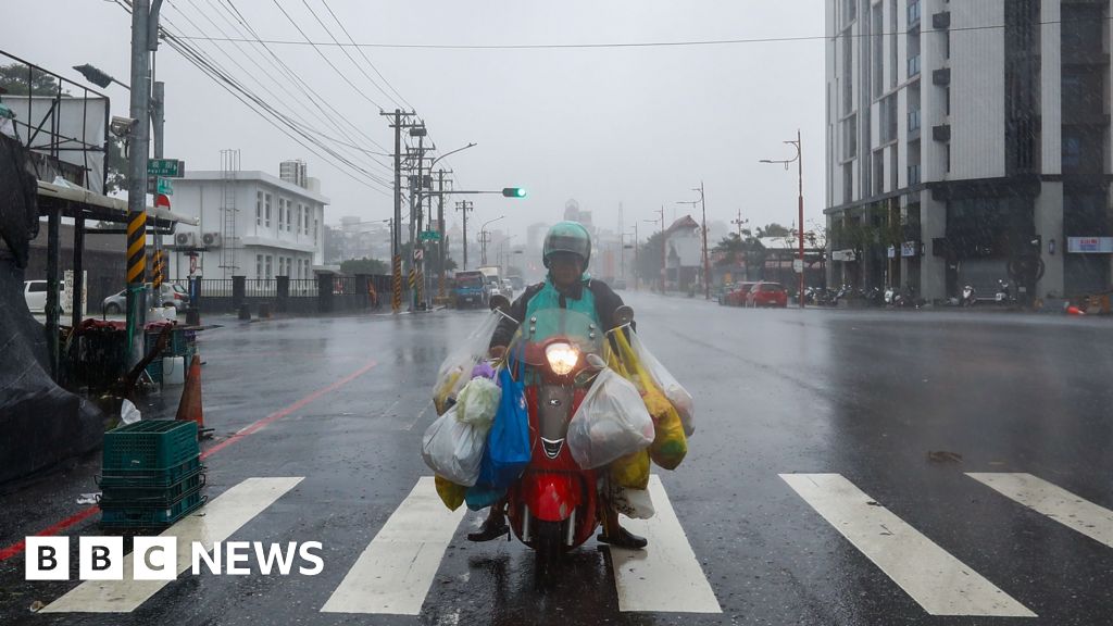 Typhoon Kong-rey hits Taiwan