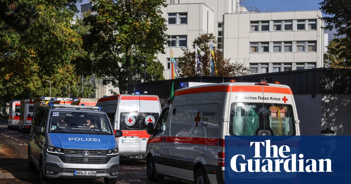 Hospitals evacuated in Cologne after discovery of second world war bomb | Germany