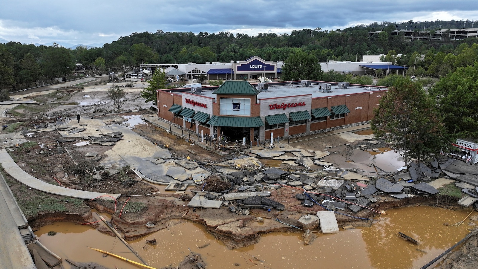 Supply chain issues hit hospitals, dialysis centers after Hurricane Helene