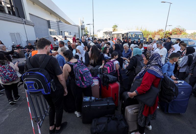 Turkish citizens queue to leave Lebanon, in Beirut