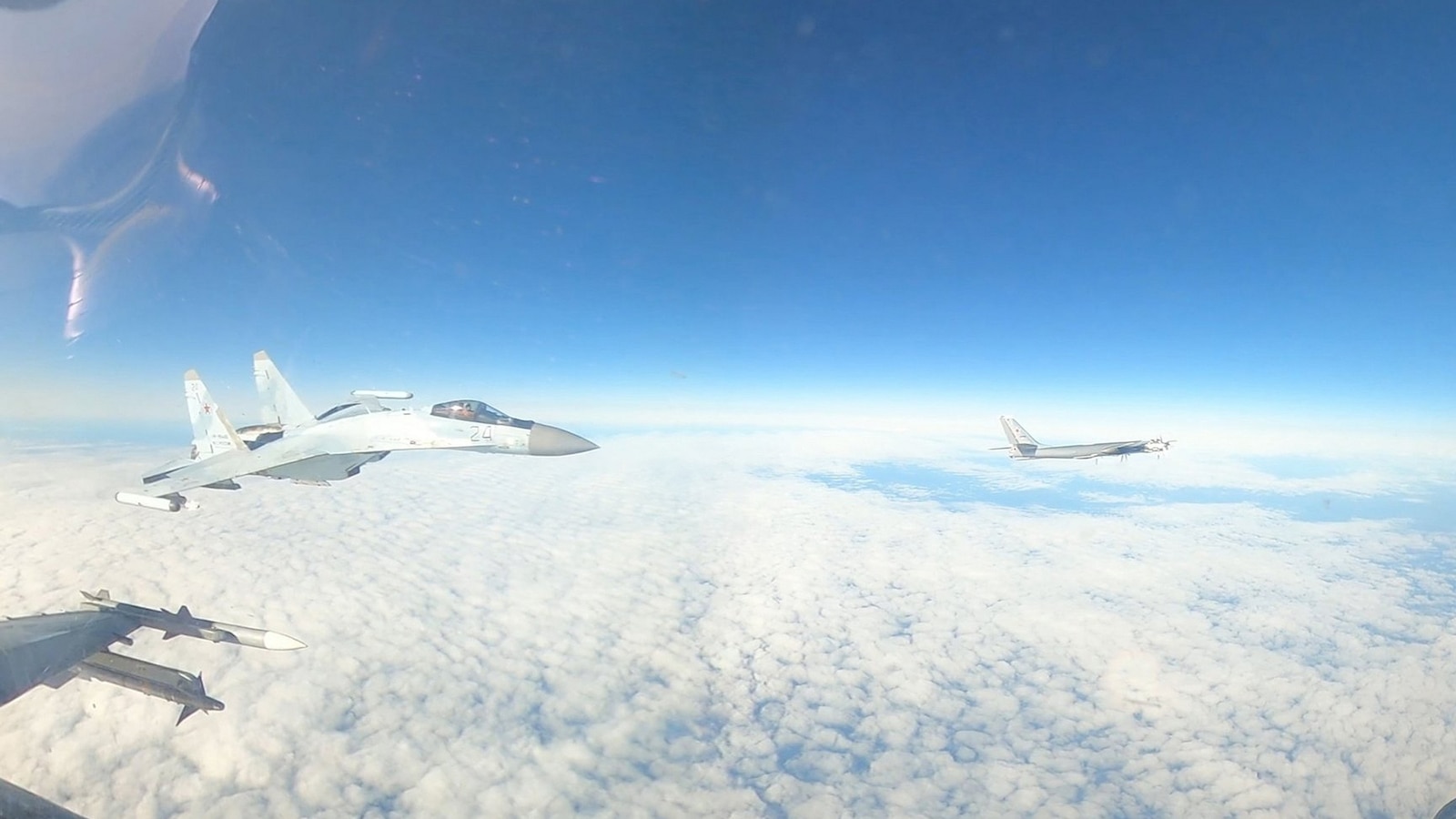 Russian jet comes within 50 feet of US fighter off coast of Alaska