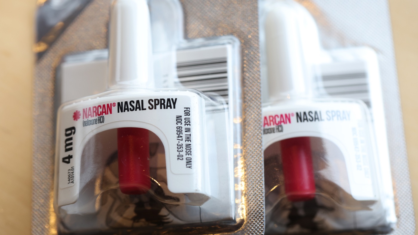 250 companies, schools and organizations pledge to provide overdose antidote naloxone : Shots