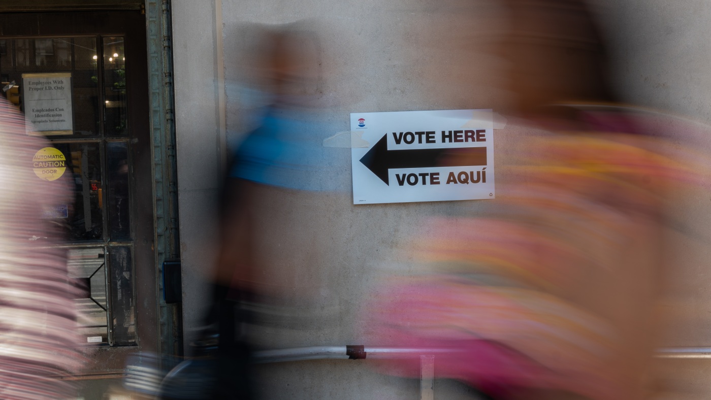 8 in 10 naturalized citizens in Pennsylvania plan to vote this election : NPR