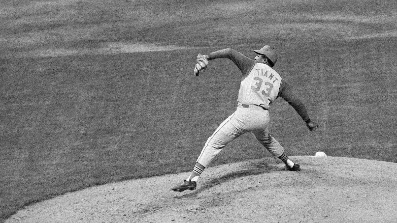 Luis Tiant, charismatic Red Sox pitching legend, dies at 83