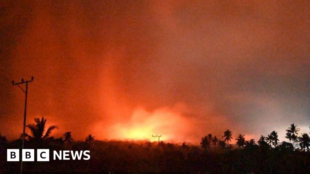 At least 10 dead after Mount Lewotobi volcano erupts