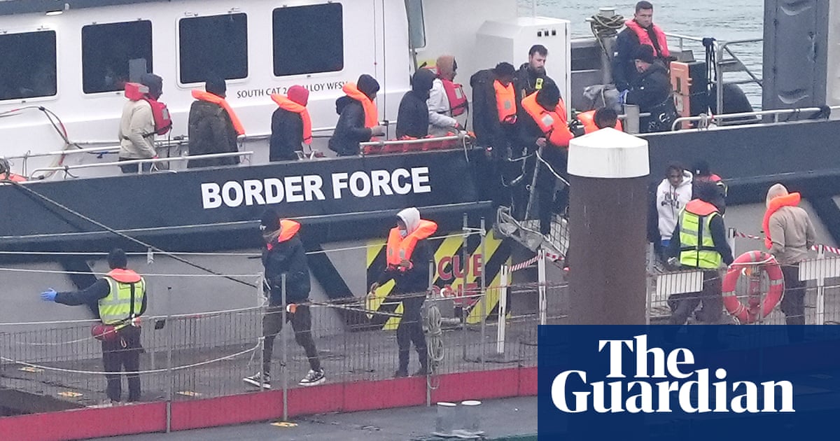 Keir Starmer to create team to tackle ‘national security’ threat of people smugglers | Immigration and asylum