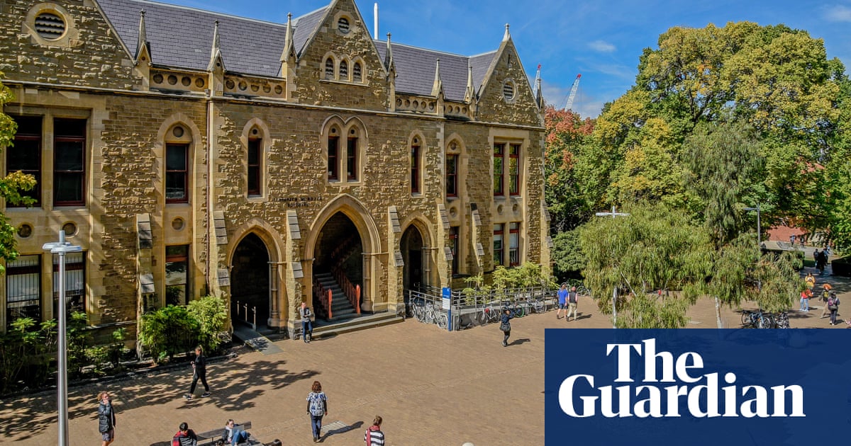 More than 300 Australian university executives make more money than state premiers, report reveals | Australian universities