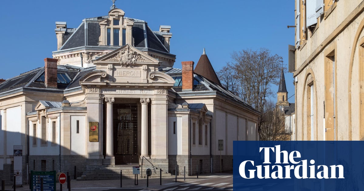 Armed gang steal jewels from French museum’s £6m ‘national treasure’ | France