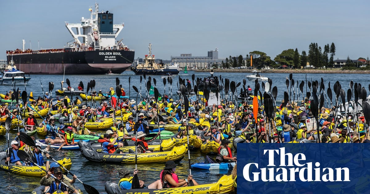 Police arrest 170 at NSW Rising Tide protest as activists temporarily block coal ships | Australia news