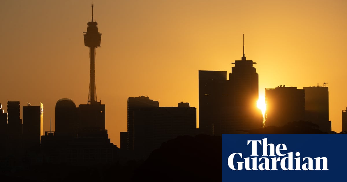 Chris Minns asks Sydney residents to keep washing machines off as heatwave nears peak | Australia weather