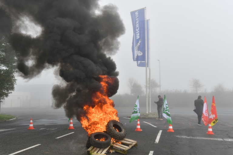 Tyres were set on fire as workers rallied outside the Michelin plant in Cholet (JEAN-FRANCOIS MONIER)