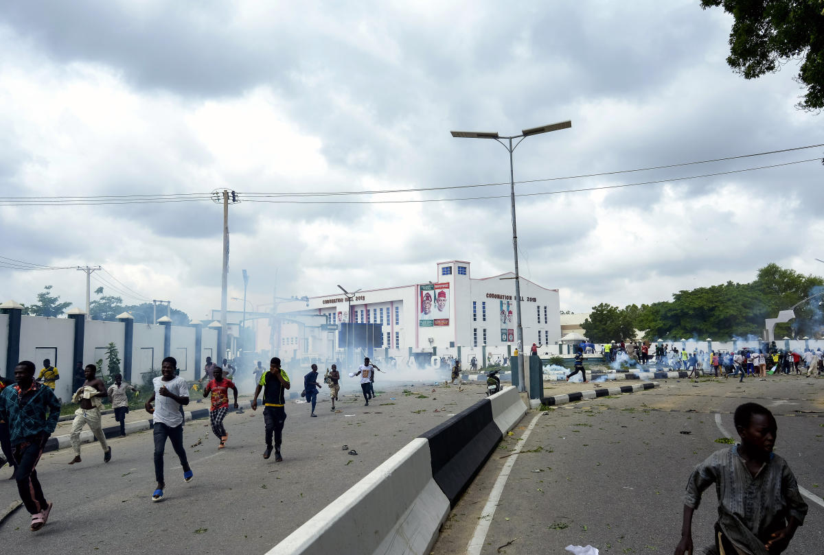 Nigeria’s president orders the release of 29 children facing death penalty over protests