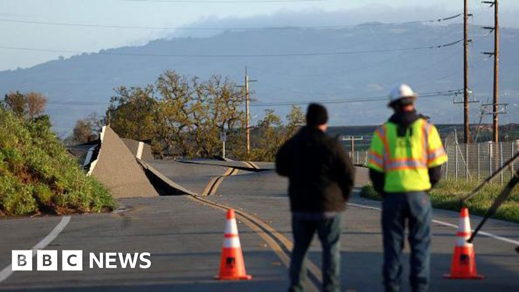 'Bomb cyclone' to bring damaging weather to US Pacific states