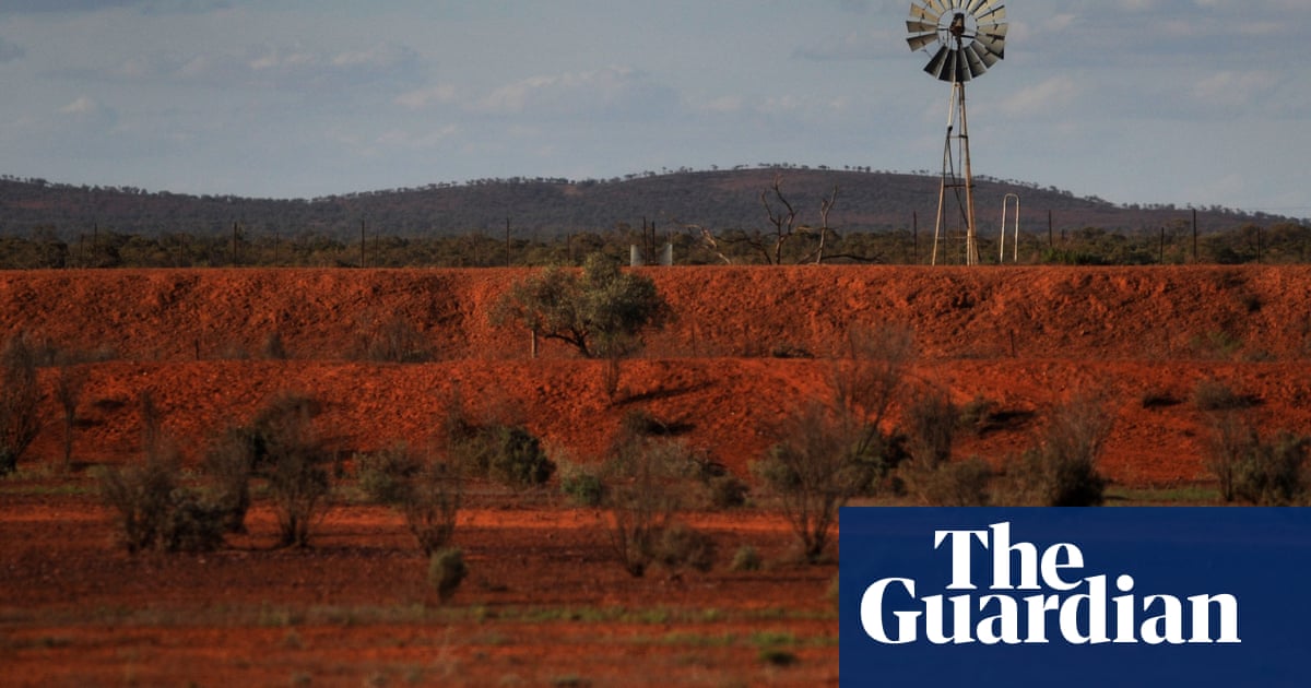 More than half of Australia sweats through heatwave as BoM forecasts more scorching temperatures | Australia weather