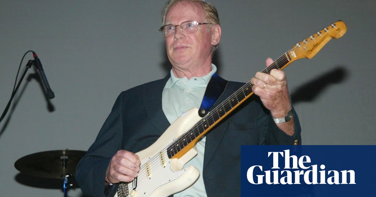 Vic Flick, guitarist on the James Bond theme, dies aged 87 | Music