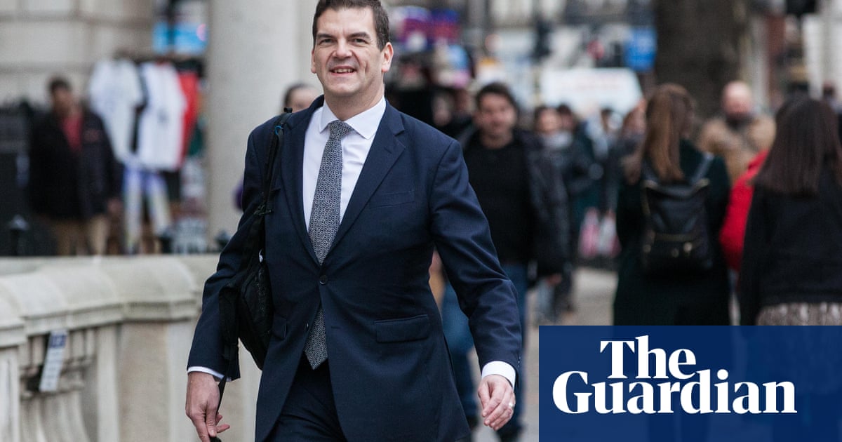 Olly Robbins on longlist of 10 vying for UK civil service top job | Civil service