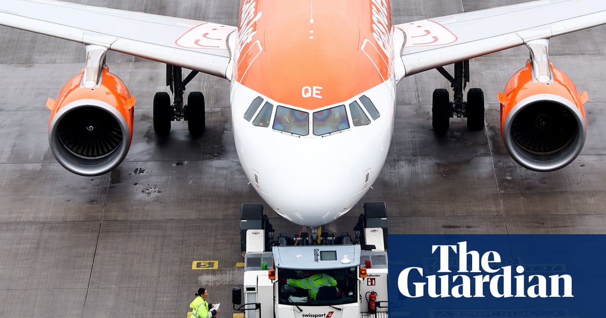 EasyJet boss denounces ‘illegal’ fines over hand luggage charges | easyJet