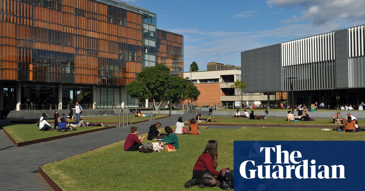 University graduates to save $5,500, on average, in Albanese plan to wipe 20% of student debt | Australia news