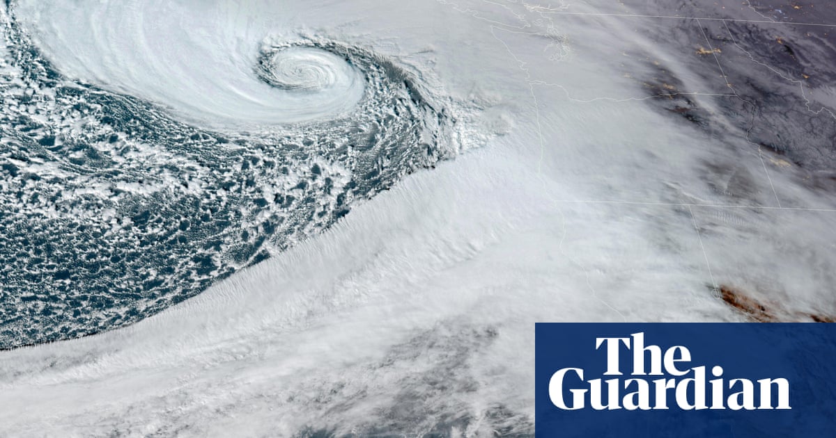 ‘Bomb cyclone’ brings high winds and soaking rain to north-west US | Extreme weather