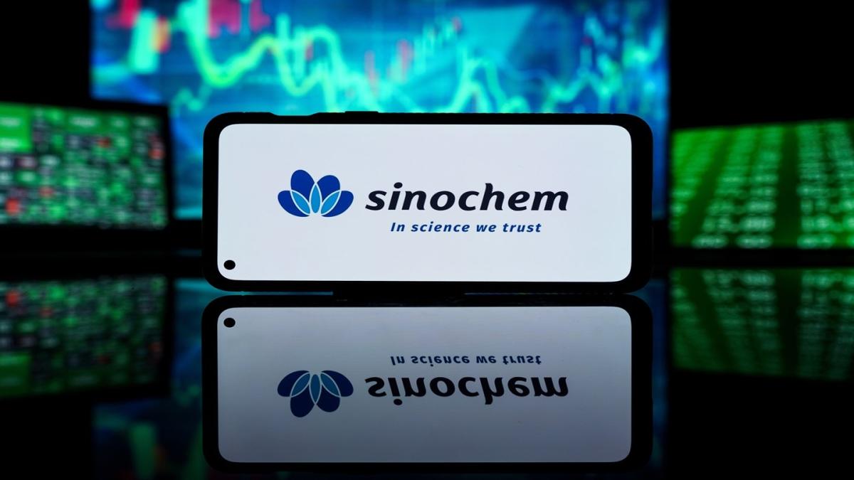 Sinochem may retain three bankrupt refineries in China due to low auction interest