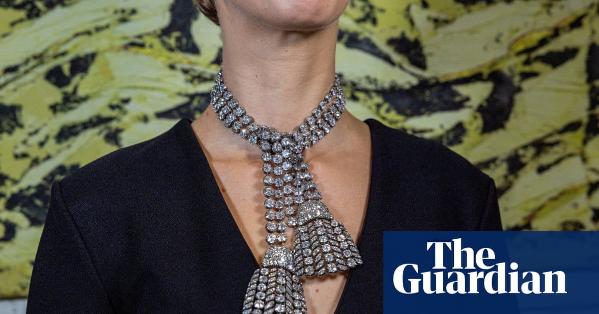 Mysterious 300 carat diamond necklace fetches $4.8m in Geneva auction | Monarchy