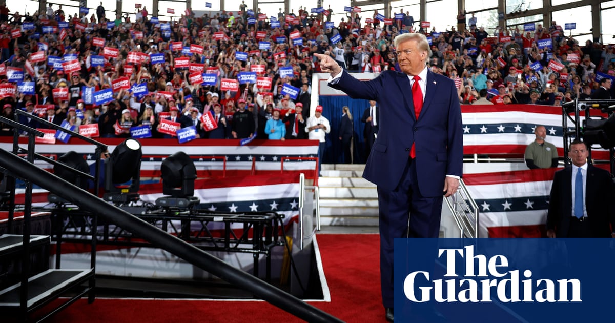 Trump and Harris scramble to win votes in key states in final day of campaigning | US elections 2024