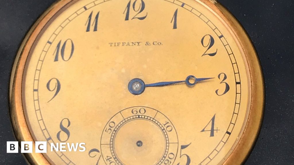 Watch given to captain who saved 700 Titanic survivors sells for £1.56m