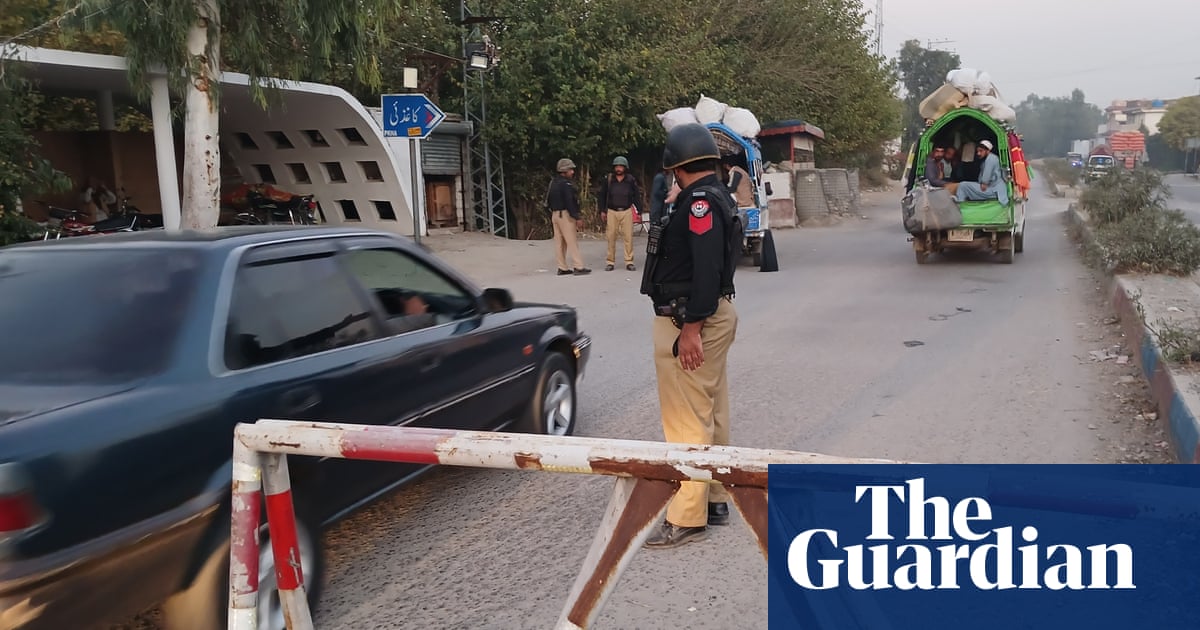 More than 40 killed in north-west Pakistan in gun attack on Shia convoy | Pakistan