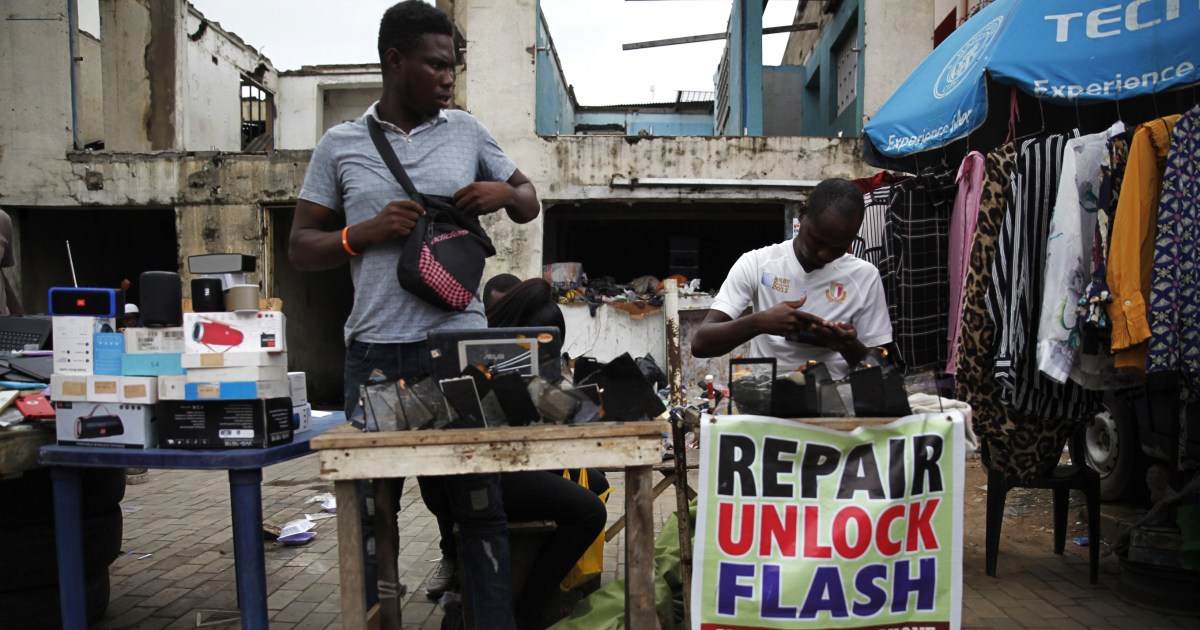 Want status in Nigeria? An informal iPhone market offers dreams and despair | Technology News