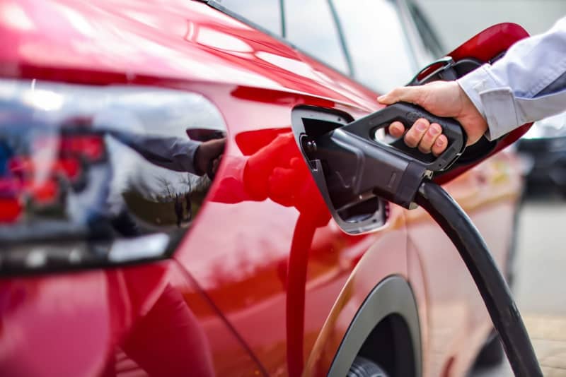 Study shows electric and petrol car prices narrowing in Germany