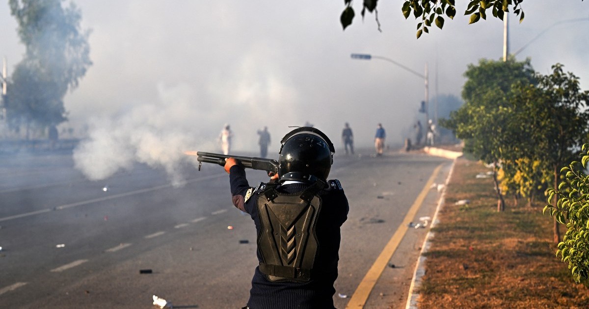 Imran Khan supporters breach lockdown in Pakistan’s Islamabad | Protests News