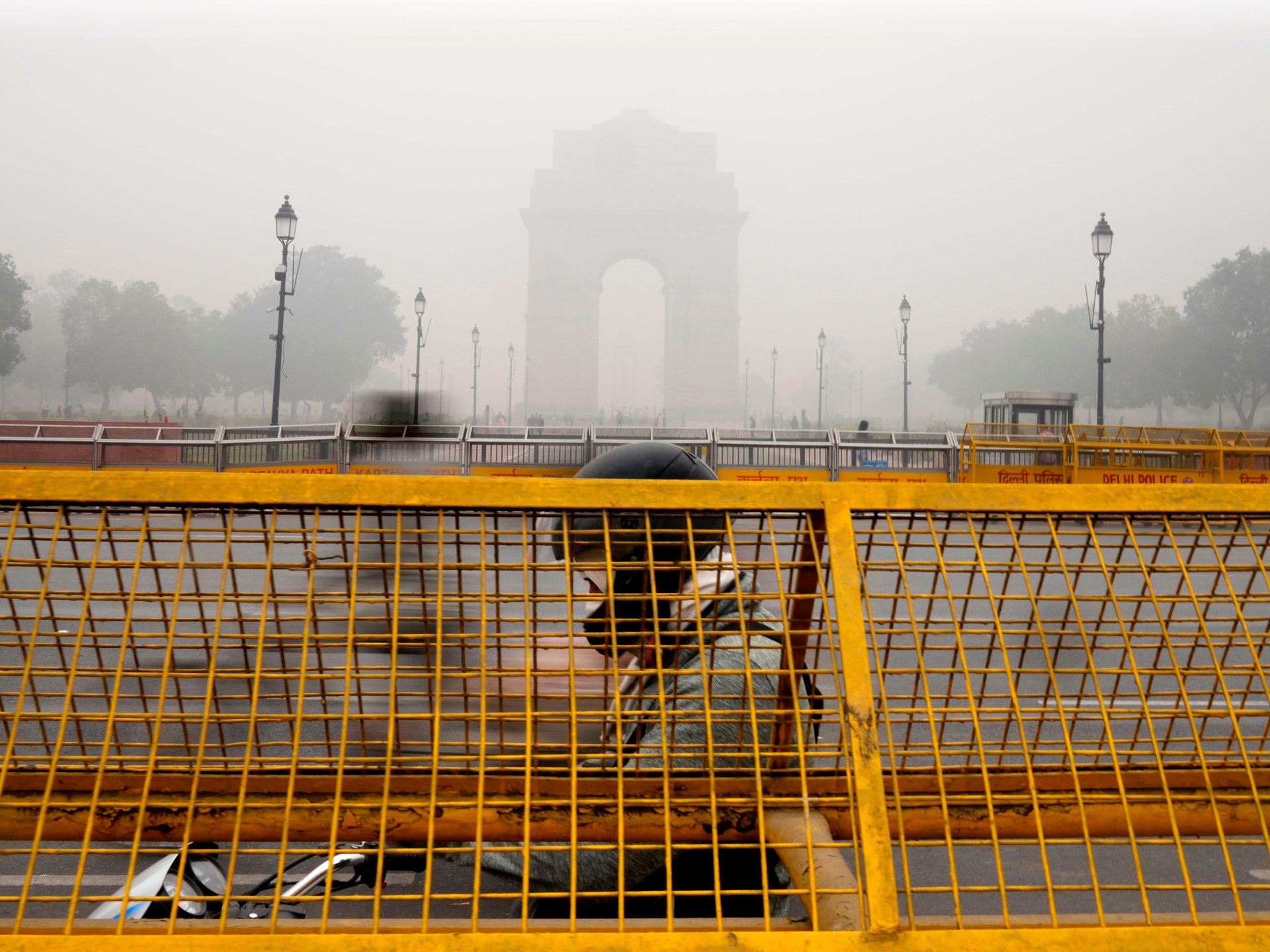 Delhi shuts schools, bans construction as pollution levels hit new high | Climate Crisis News