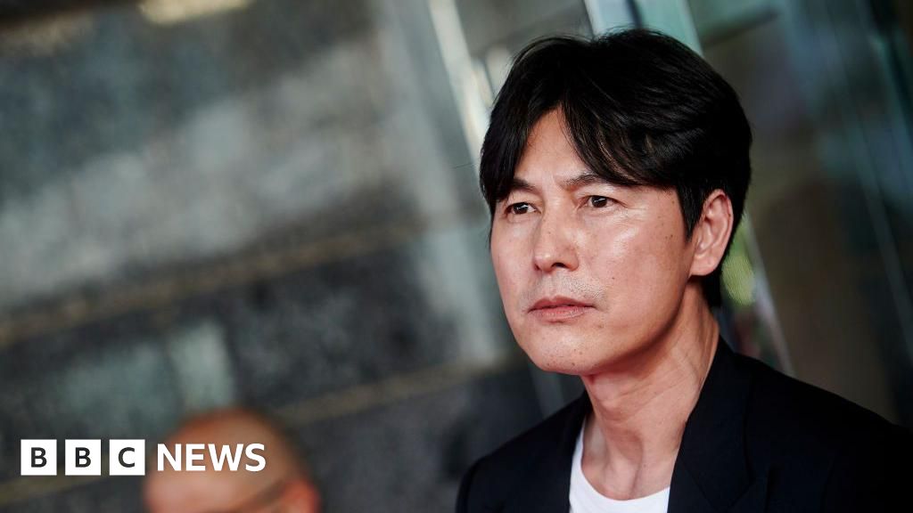 South Korean star's baby scandal sparks debate