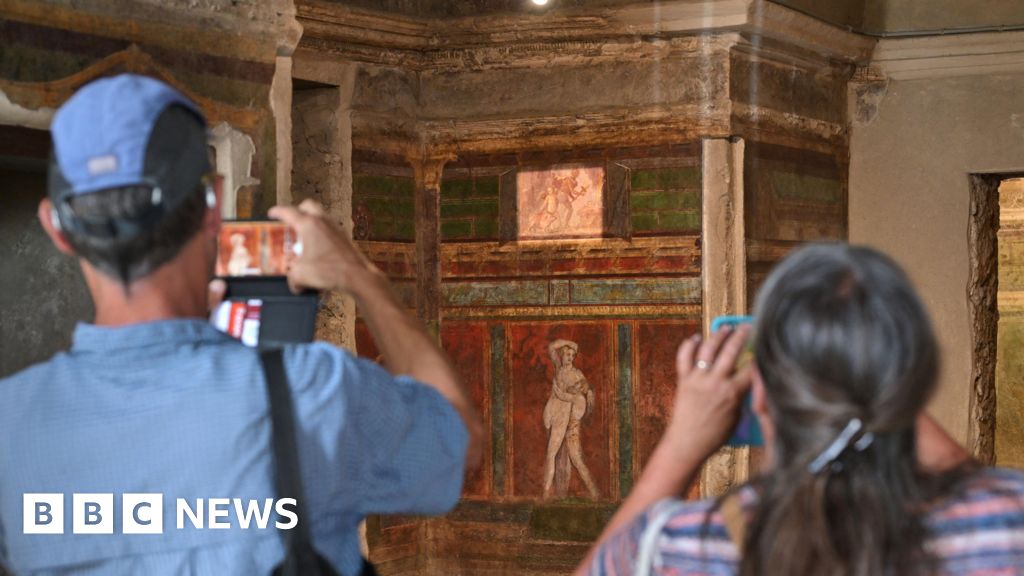 Italy's Pompeii to cap daily tourist numbers to 20,000