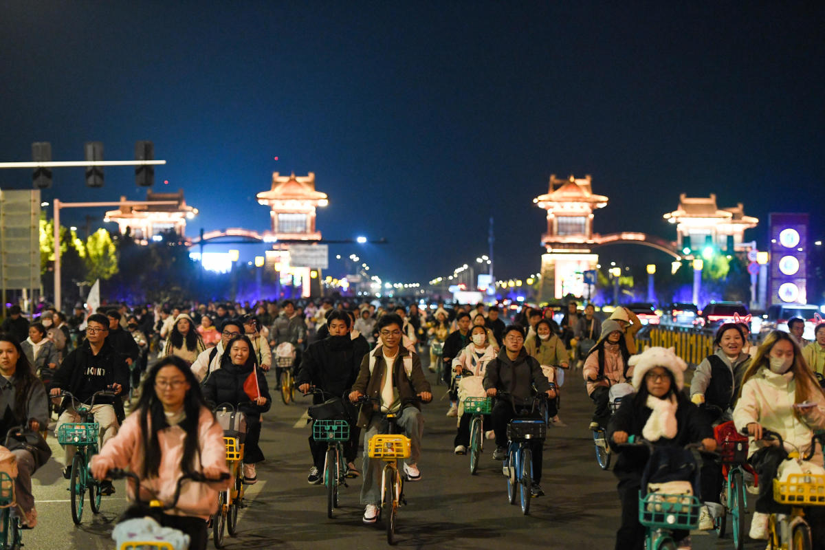 Bike ride for dumplings goes viral, gridlocking roads in central China