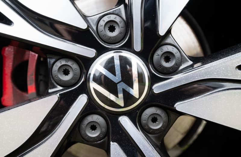 VW managers again lose out in court case on bonuses and increases