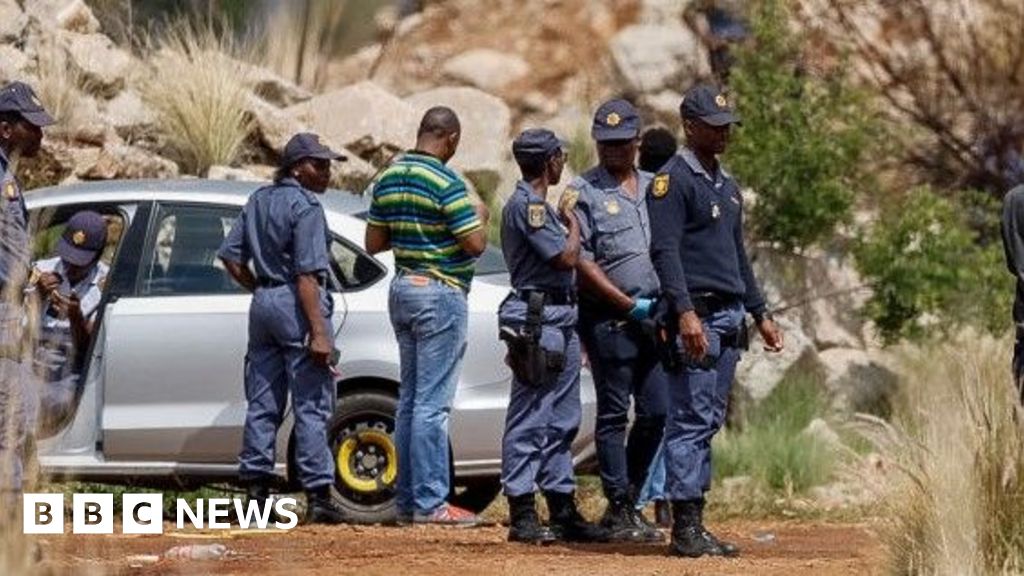 Thousands of illegal 'zama zama' miners remain underground in South Africa