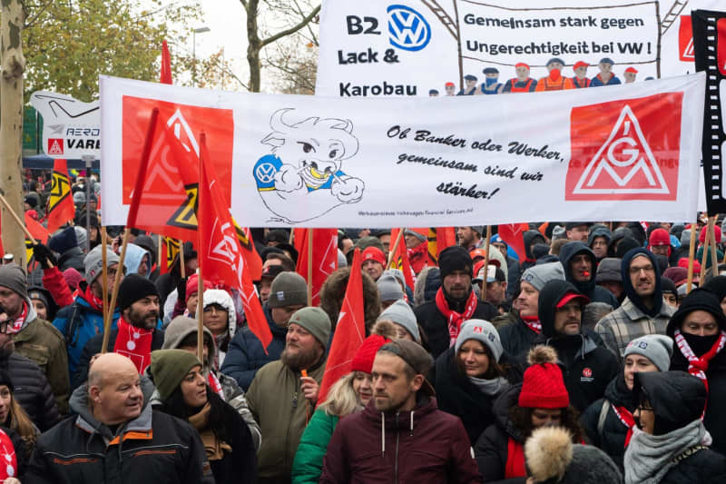 Strikes at Germany's Volkswagen set for early December as talks fail