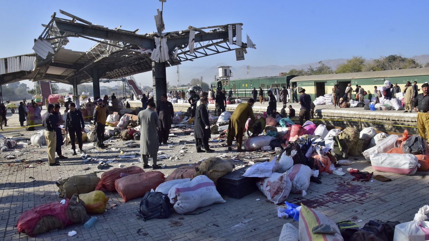 Death toll rises to 20 in powerful bombing at rail station in southwestern Pakistan : NPR